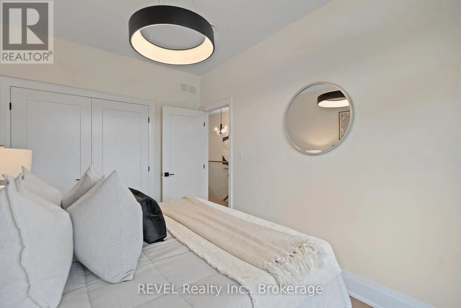 11 ACCURSI CRESCENT