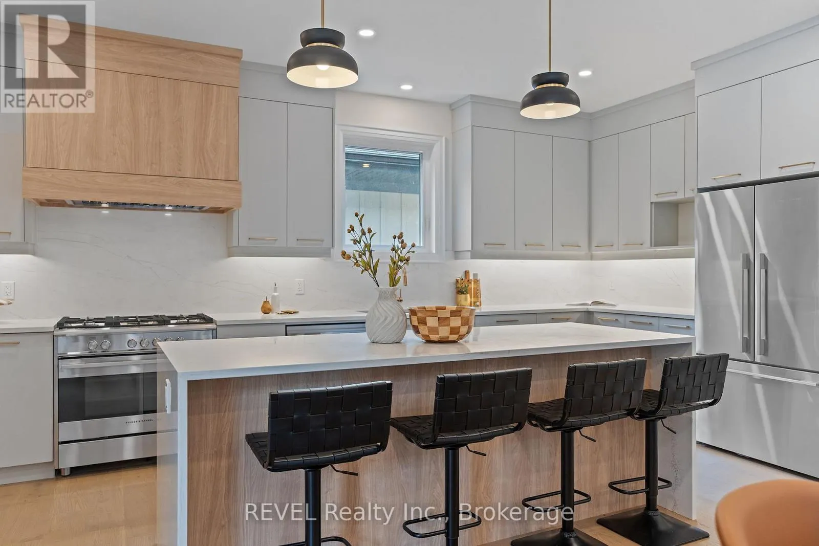 11 ACCURSI CRESCENT