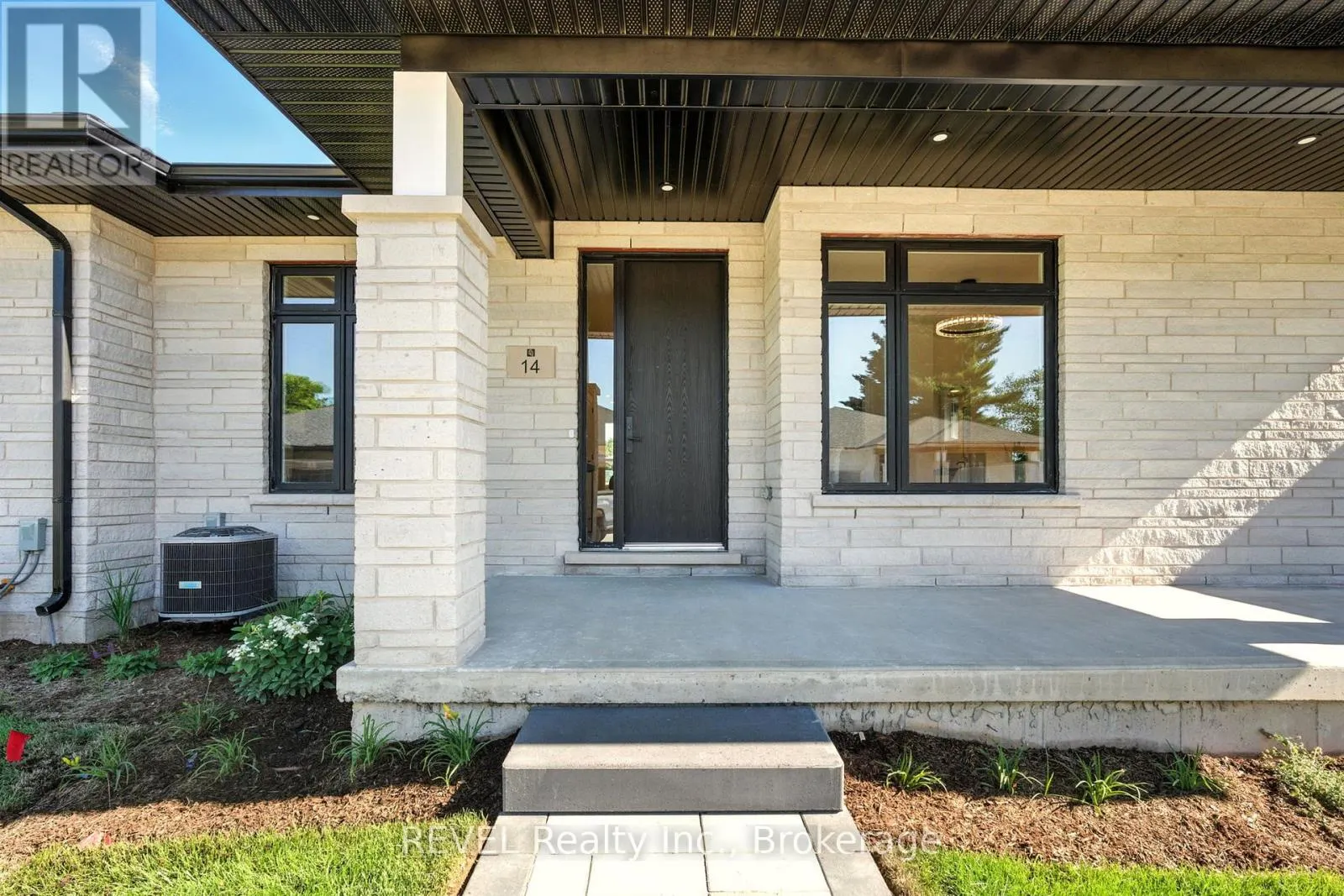 11 ACCURSI CRESCENT