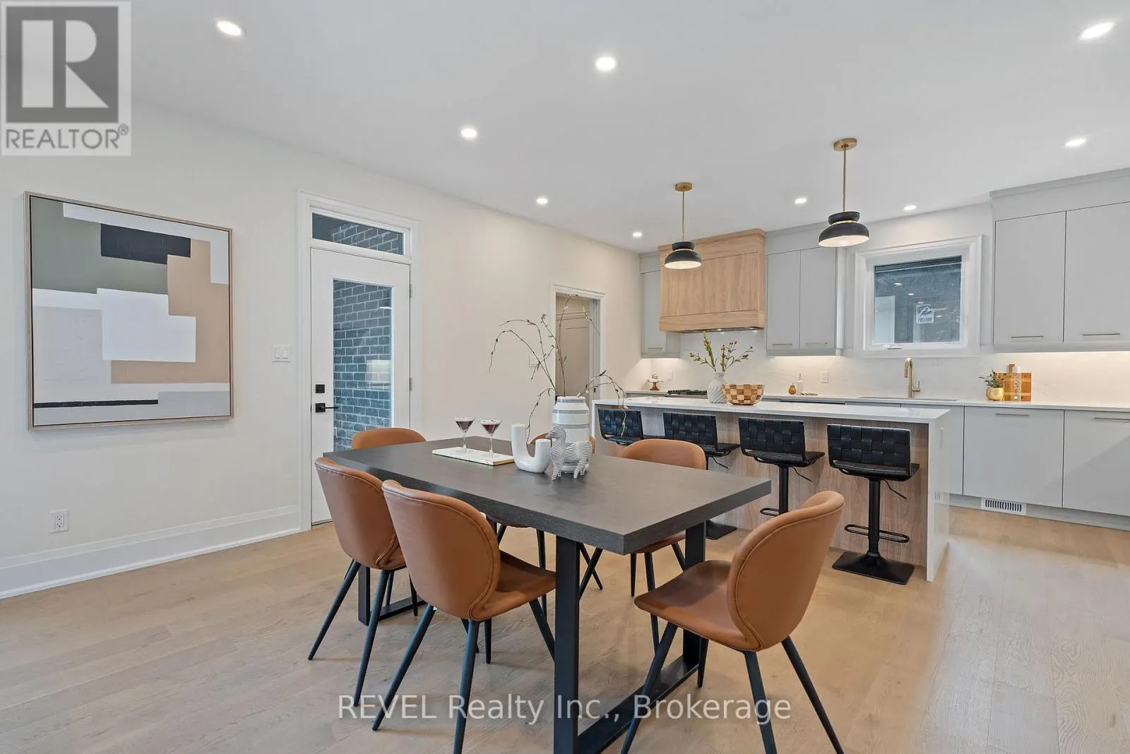 11 ACCURSI CRESCENT