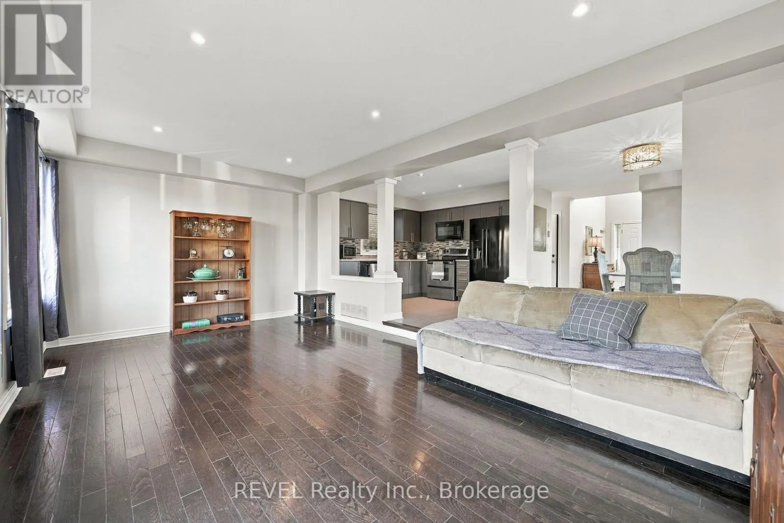 8501 KELSEY CRESCENT