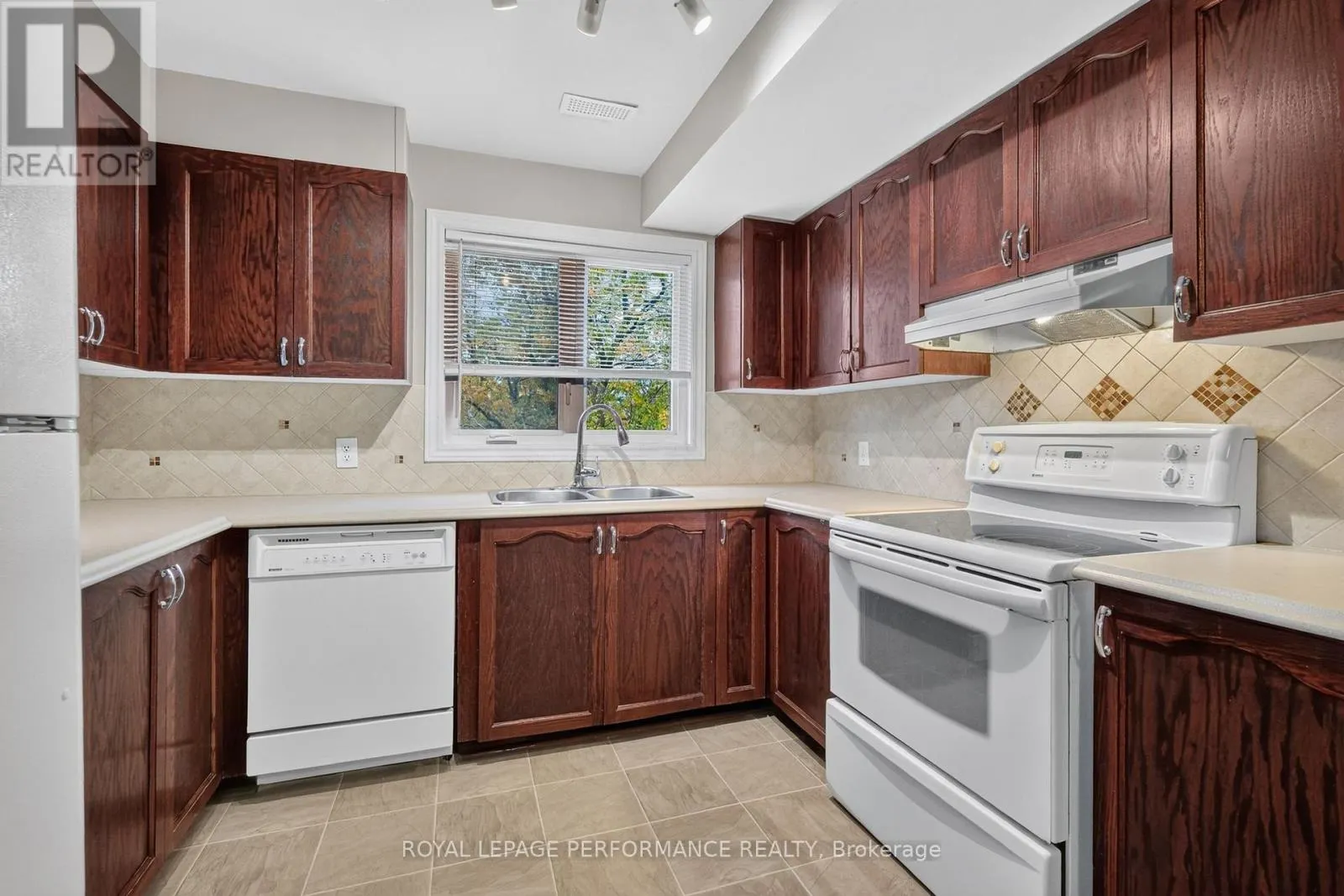 1602 LOCKSLEY LANE