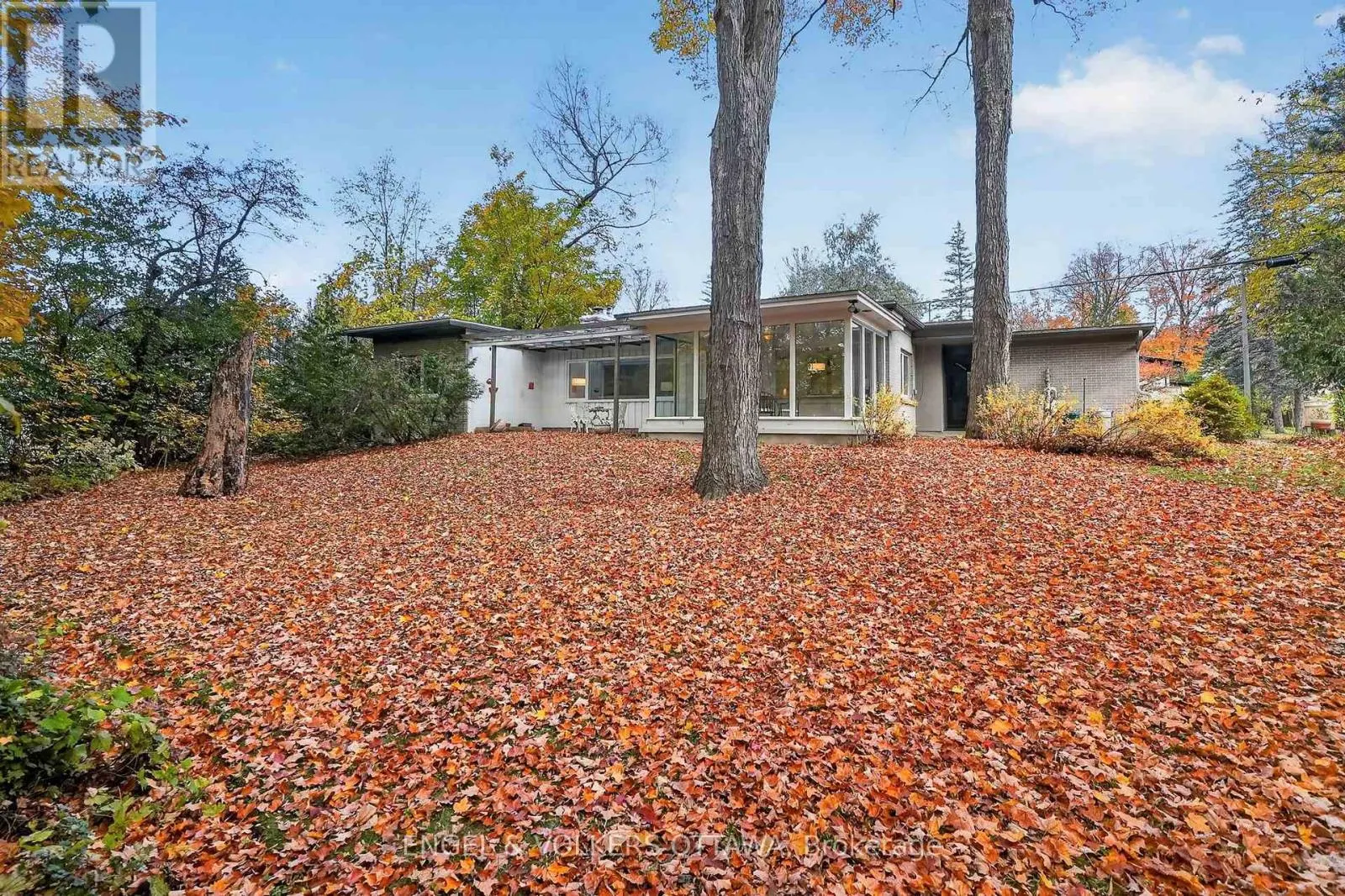 185 LAKEWAY DRIVE