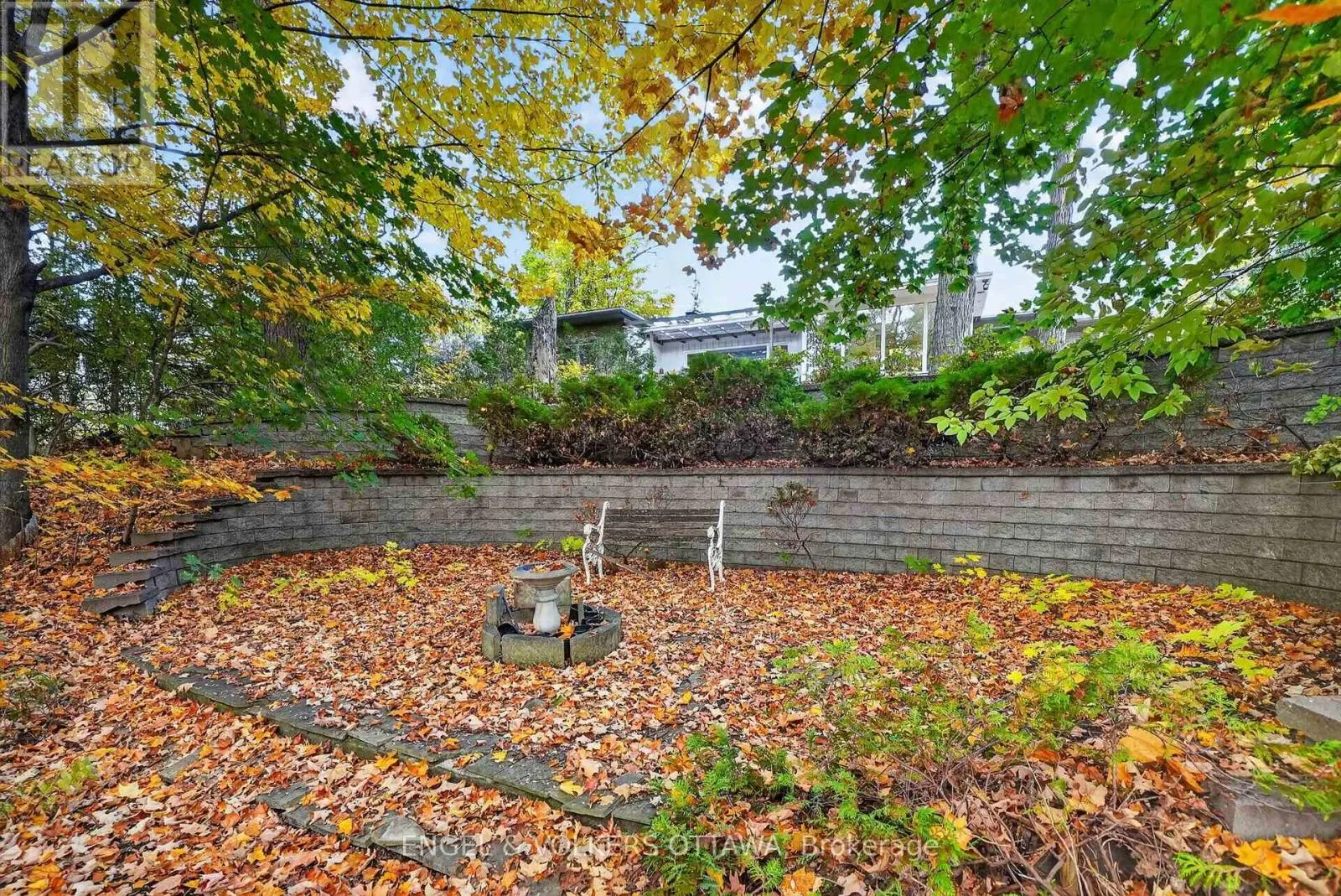 185 LAKEWAY DRIVE