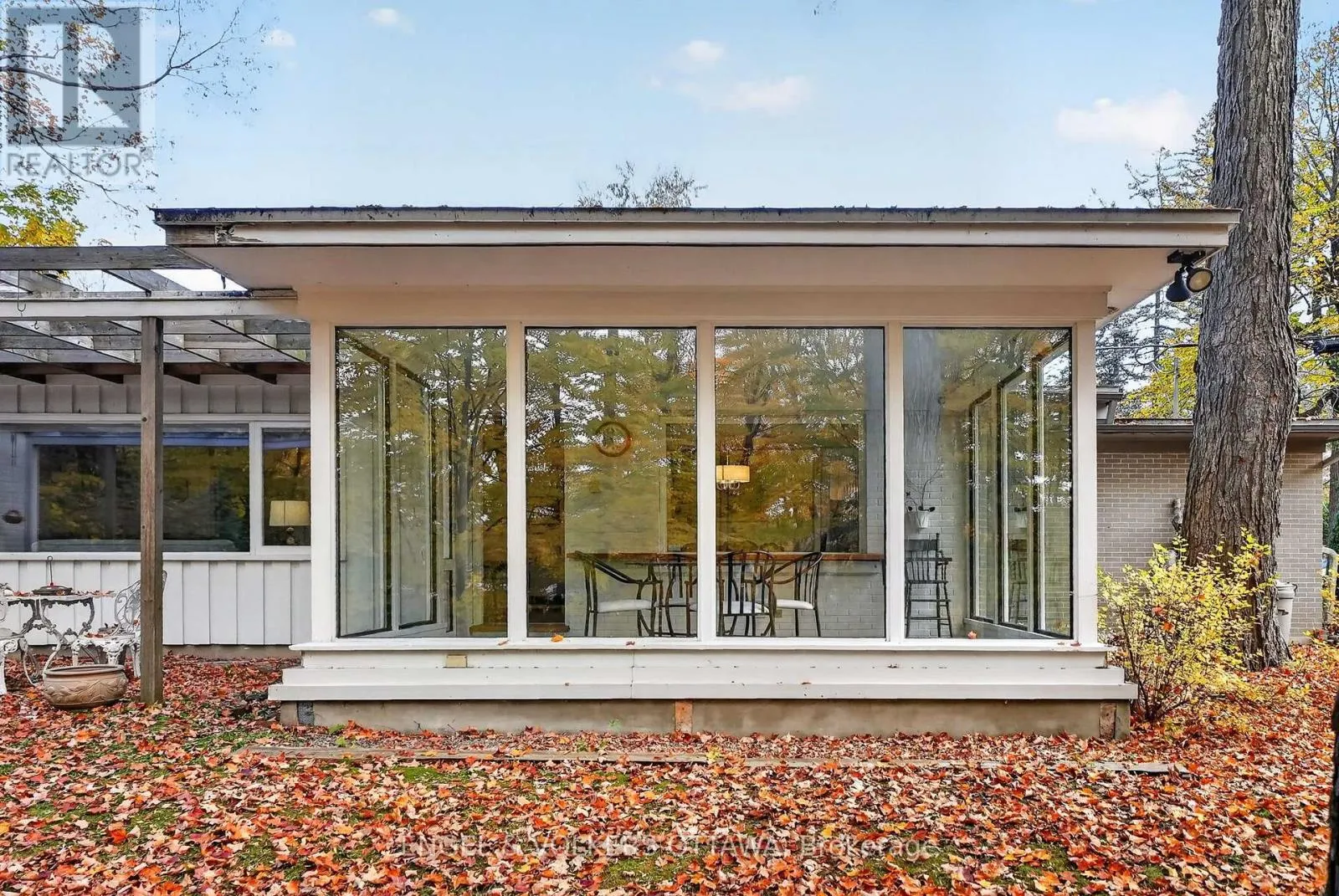 185 LAKEWAY DRIVE