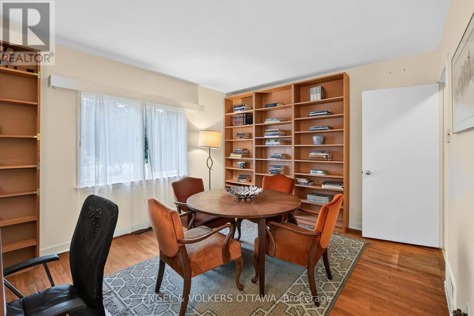 185 LAKEWAY DRIVE