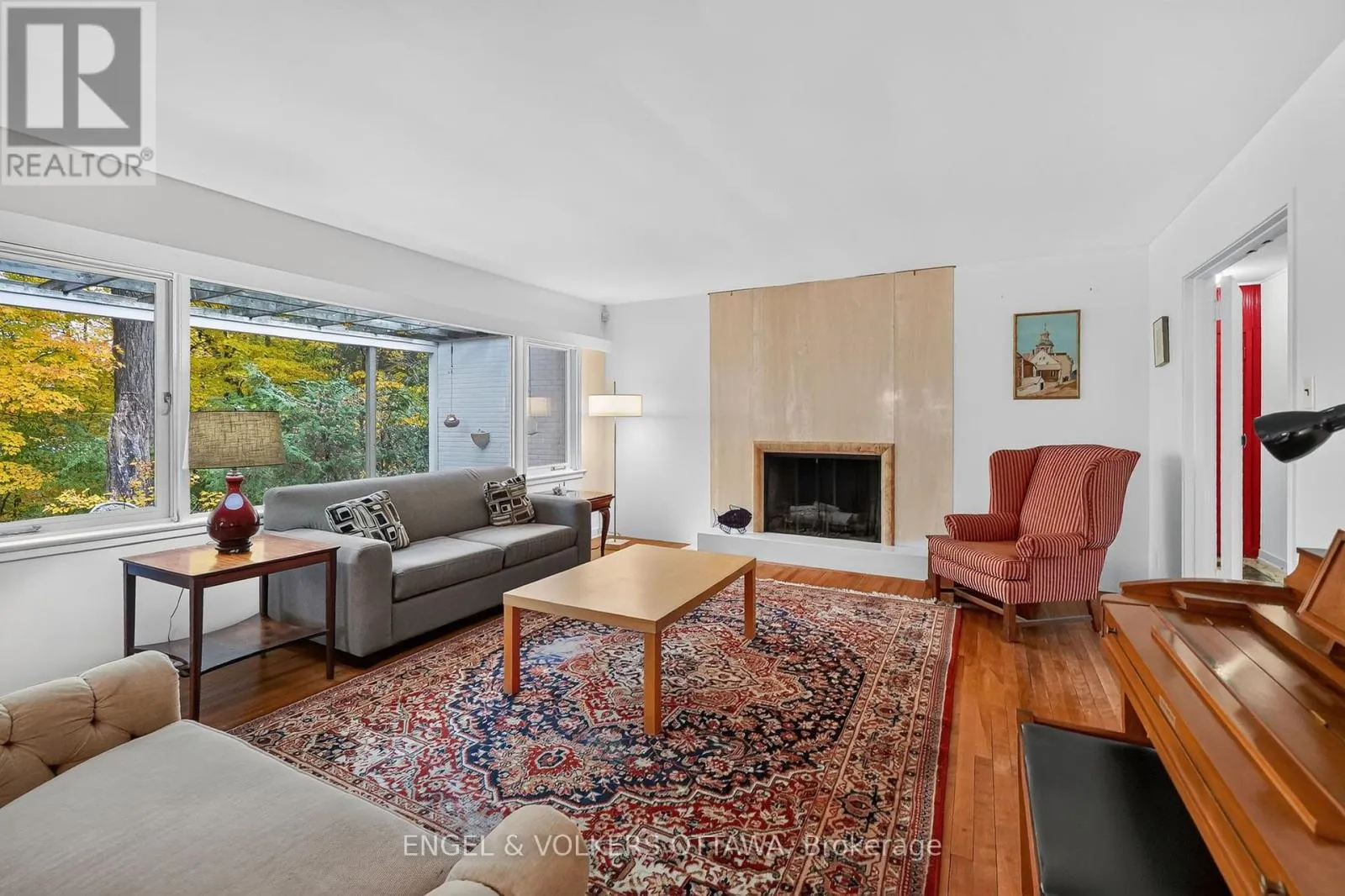 185 LAKEWAY DRIVE