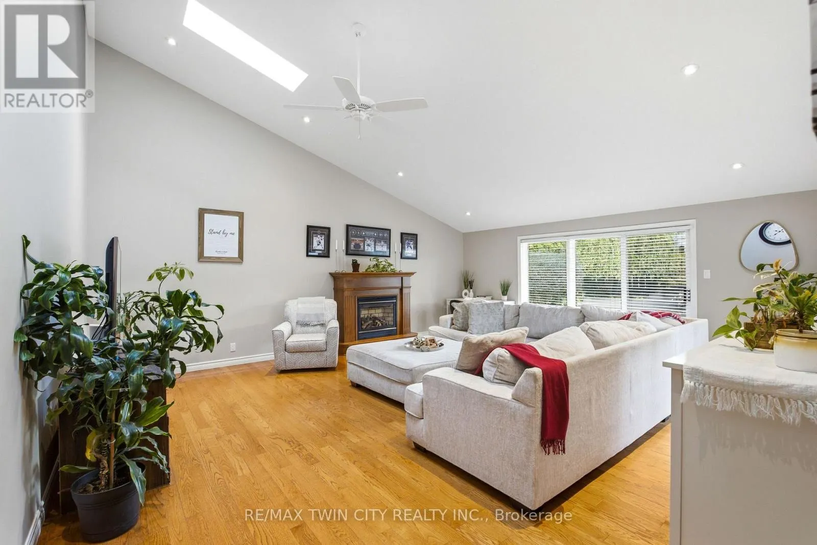47 EASTWOOD DRIVE