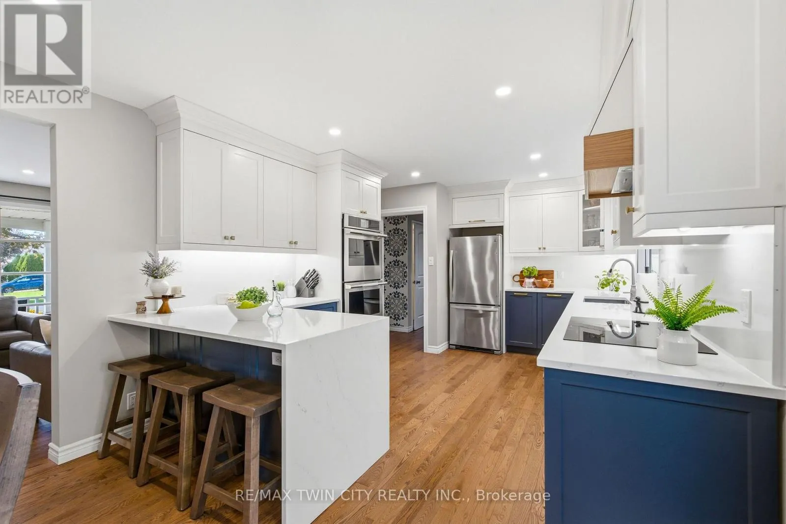 47 EASTWOOD DRIVE