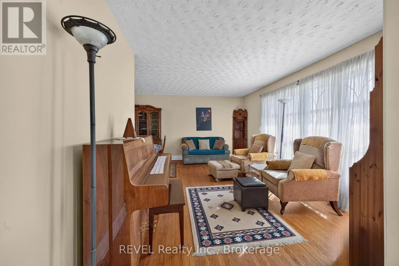 482 WALDEN BOULEVARD E