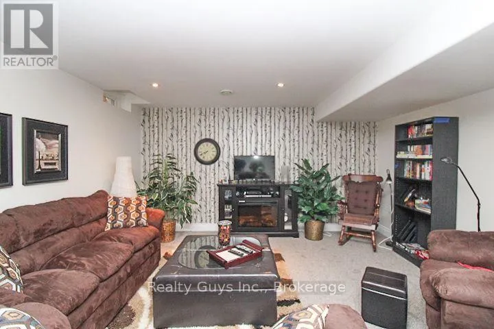 1235 HAGGIS DRIVE