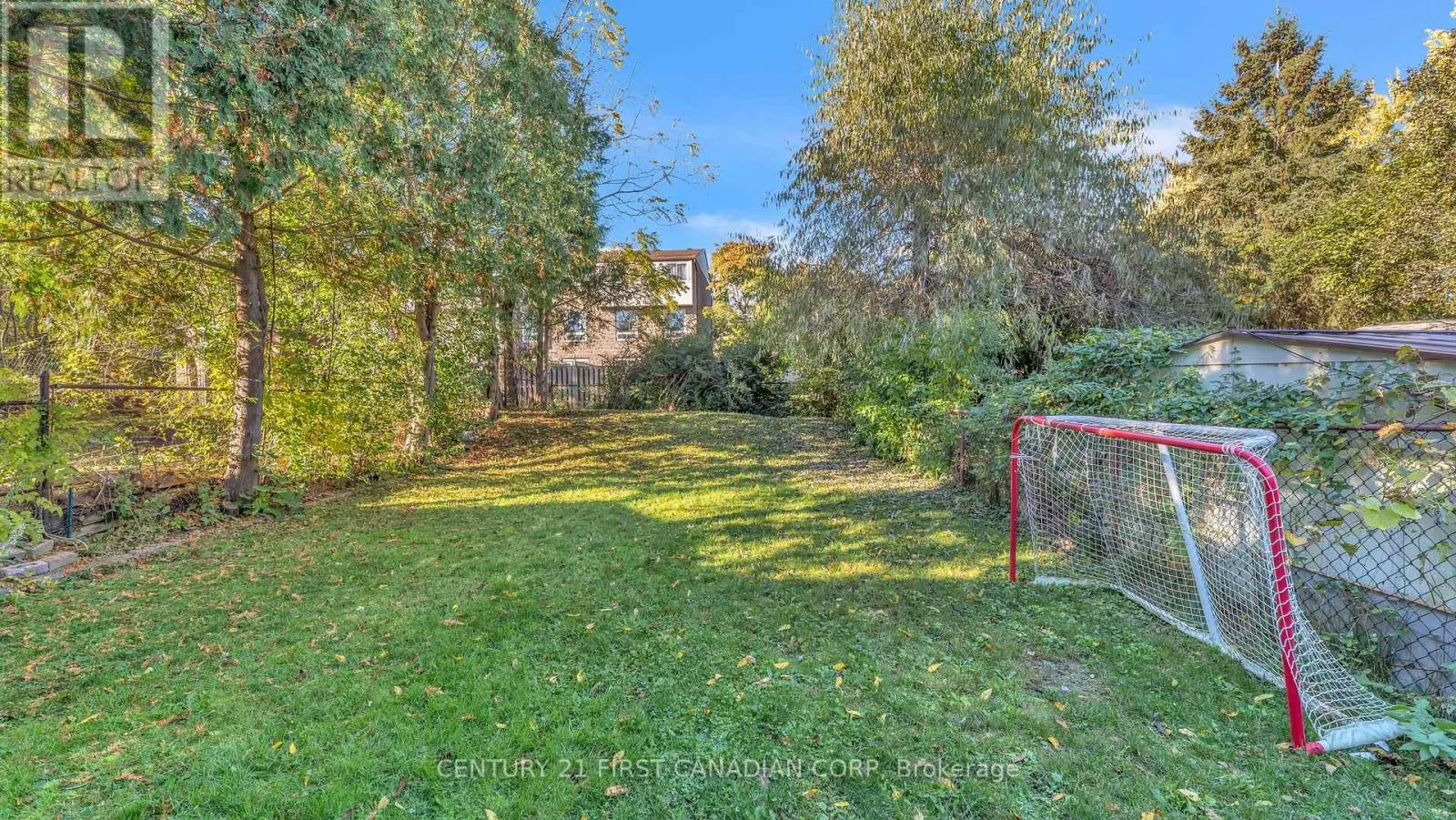11 CHIDDINGTON GATE