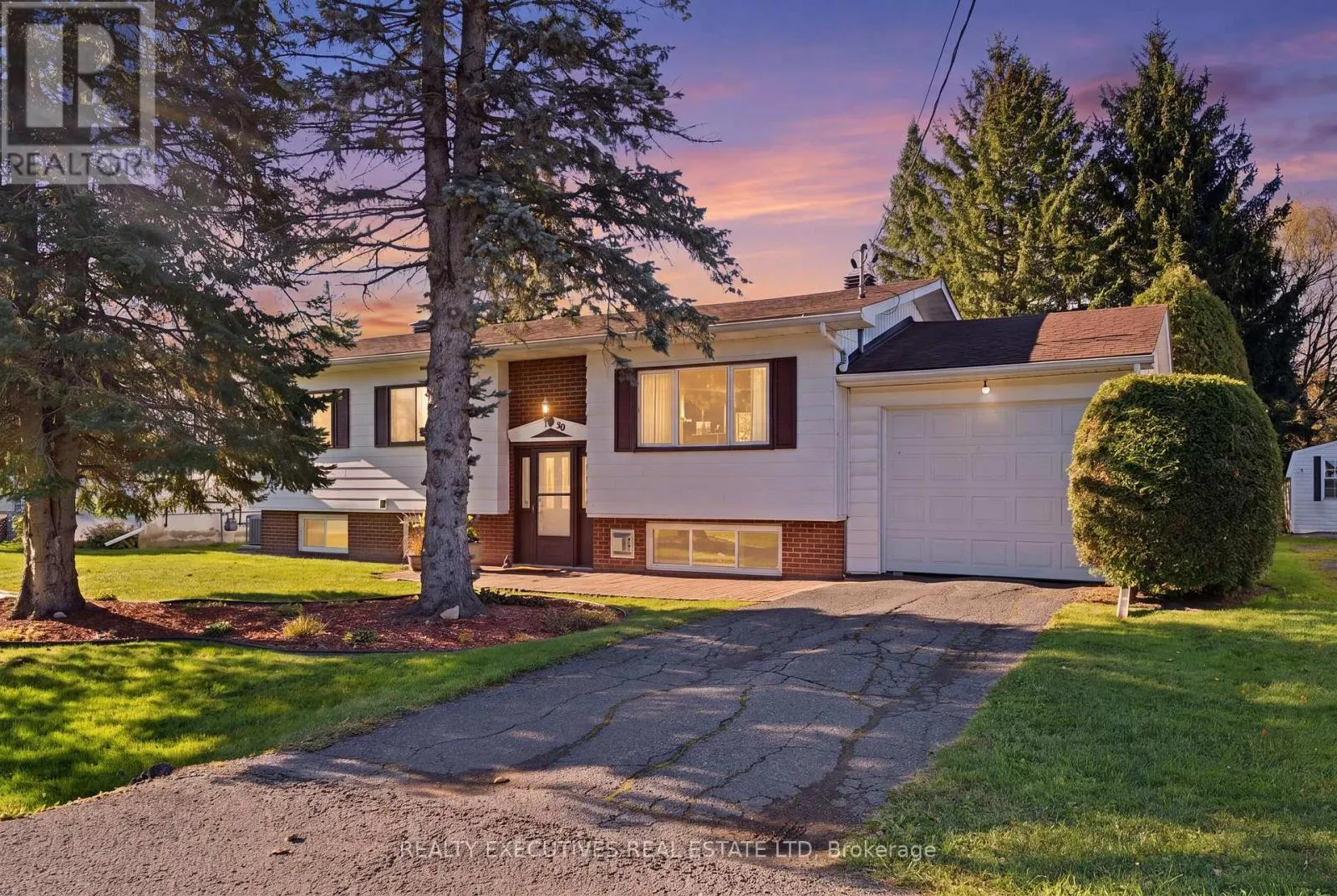 46 THOMPSON ROAD