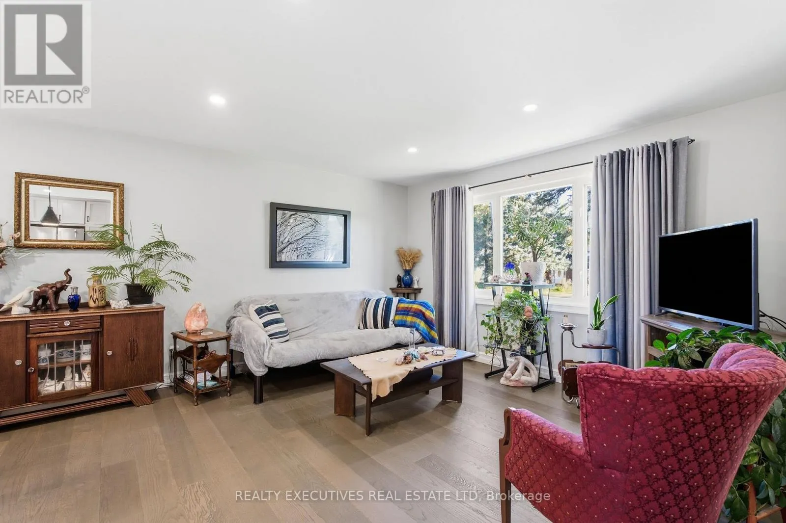 46 THOMPSON ROAD