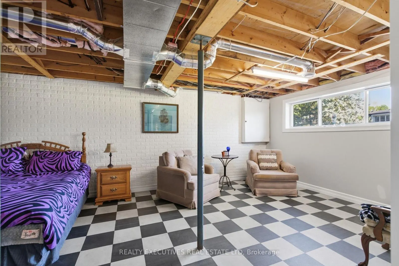 46 THOMPSON ROAD