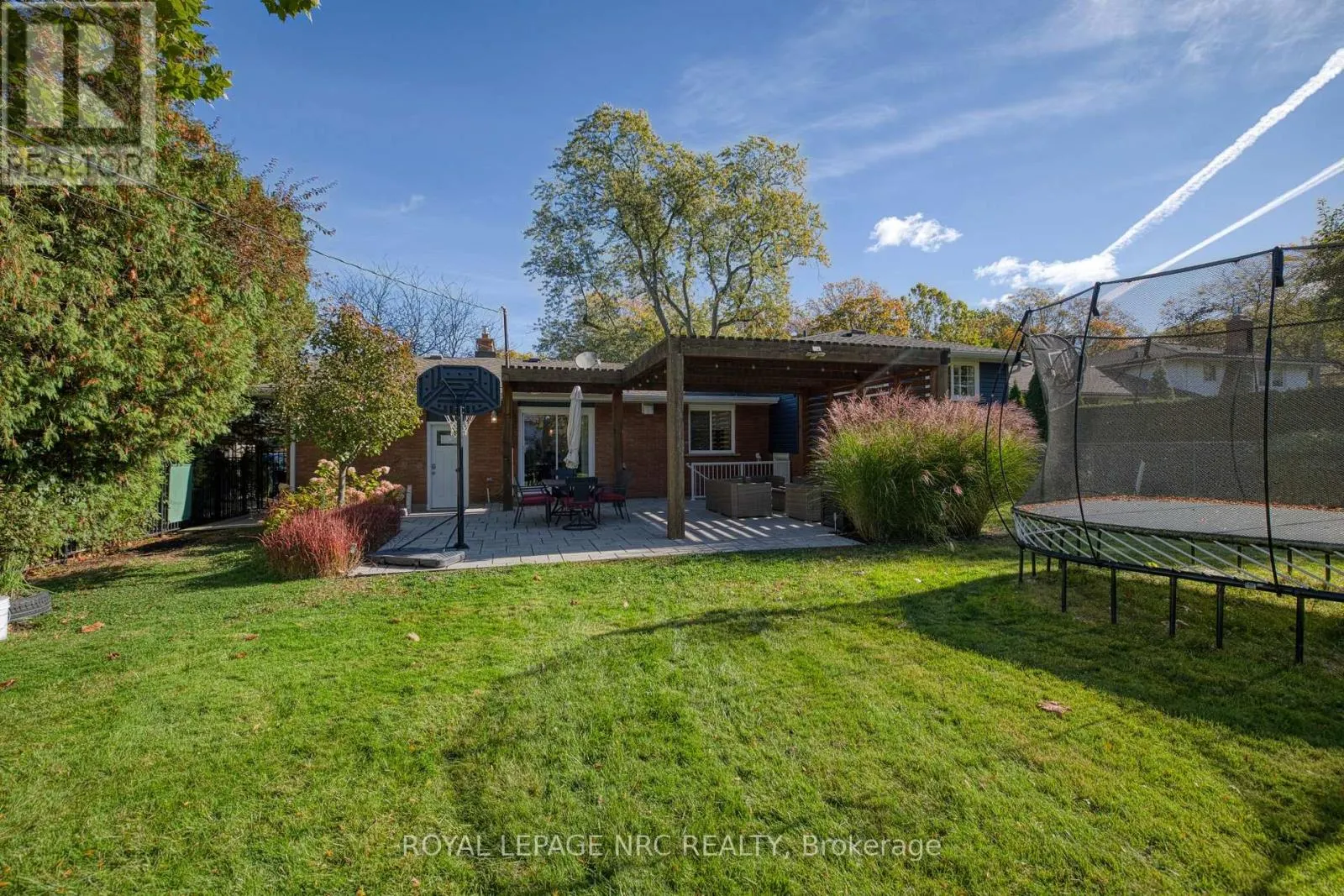 16 WOODINGTON CRESCENT