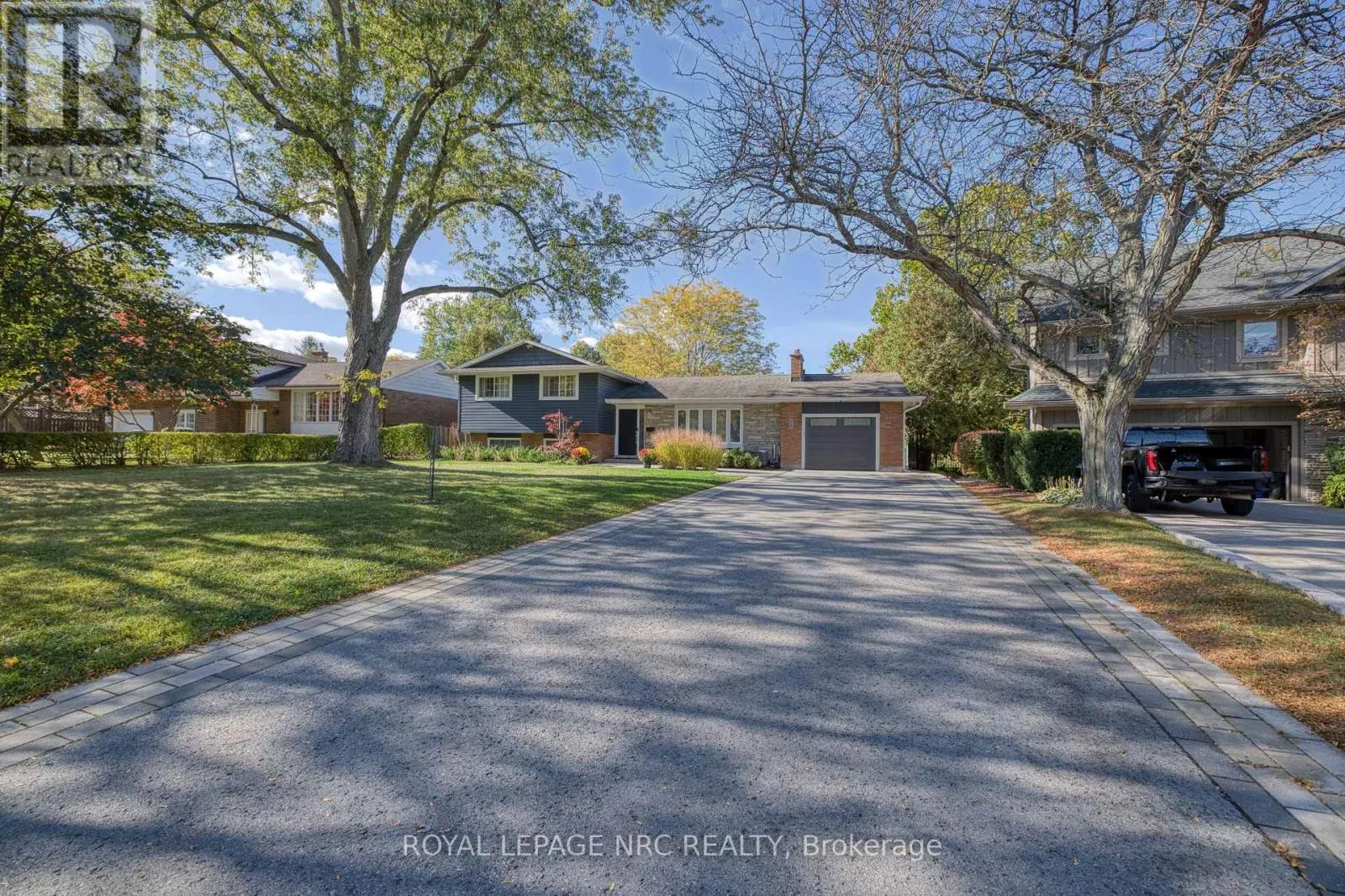 16 WOODINGTON CRESCENT