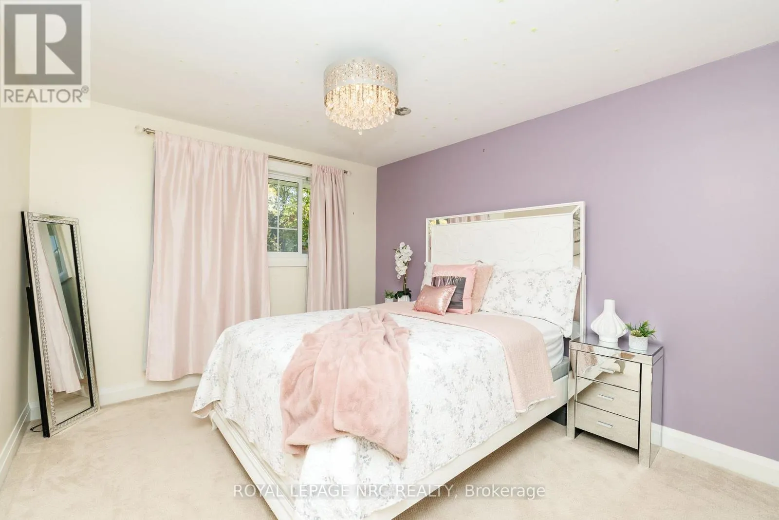 16 WOODINGTON CRESCENT