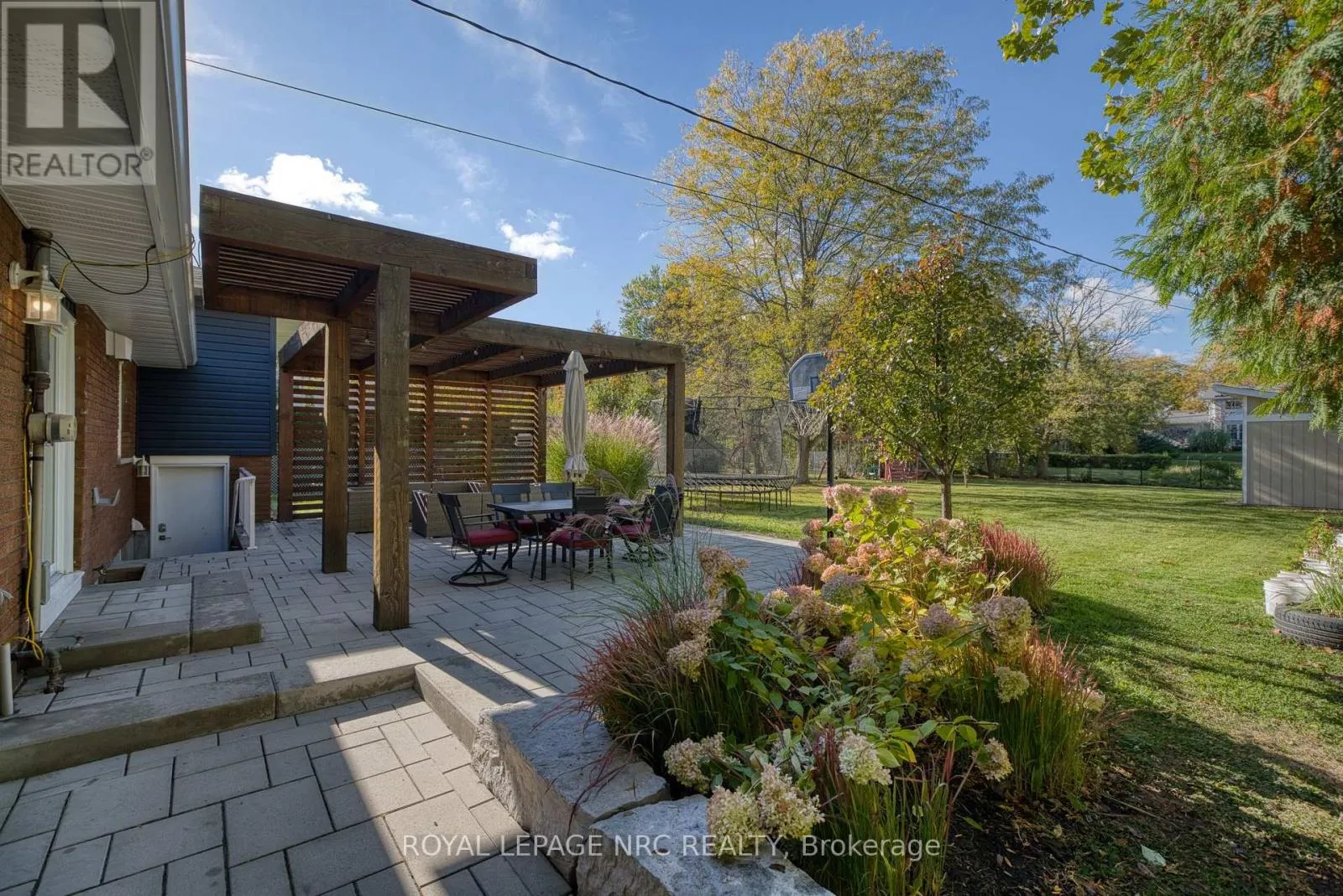 16 WOODINGTON CRESCENT