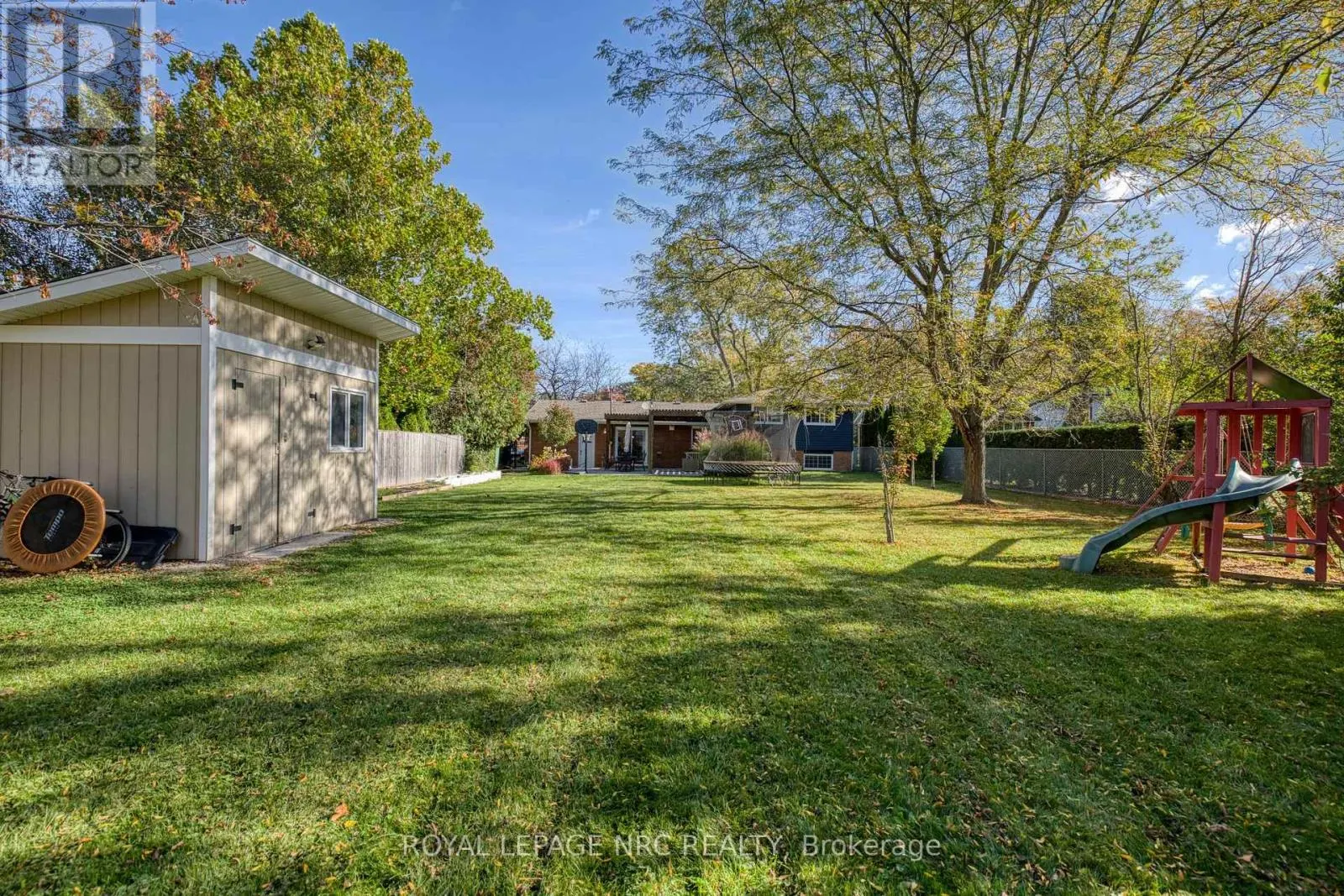 16 WOODINGTON CRESCENT