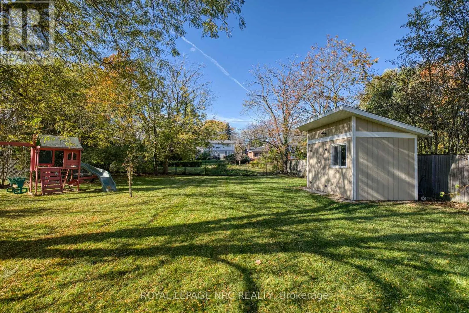 16 WOODINGTON CRESCENT