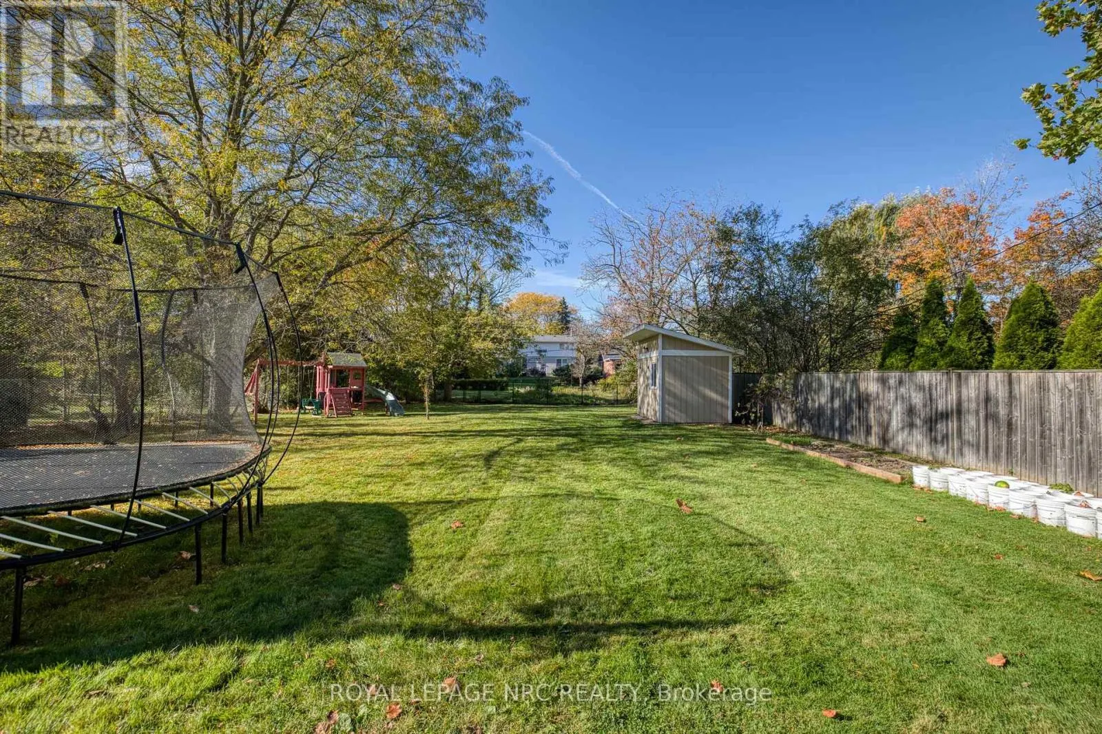 16 WOODINGTON CRESCENT