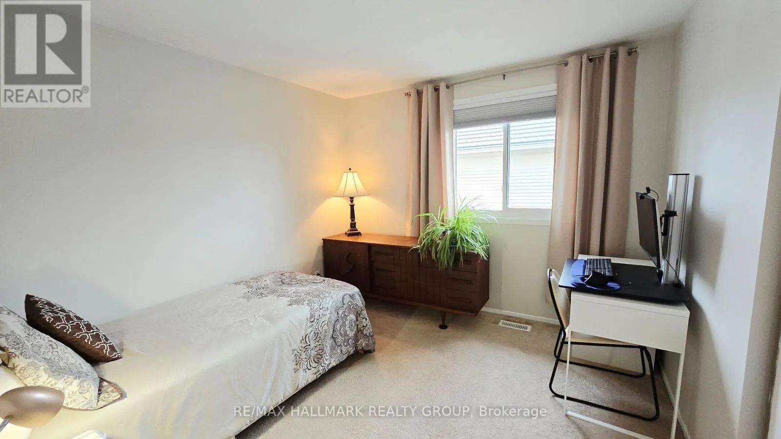 40 HUNTSMAN CRESCENT