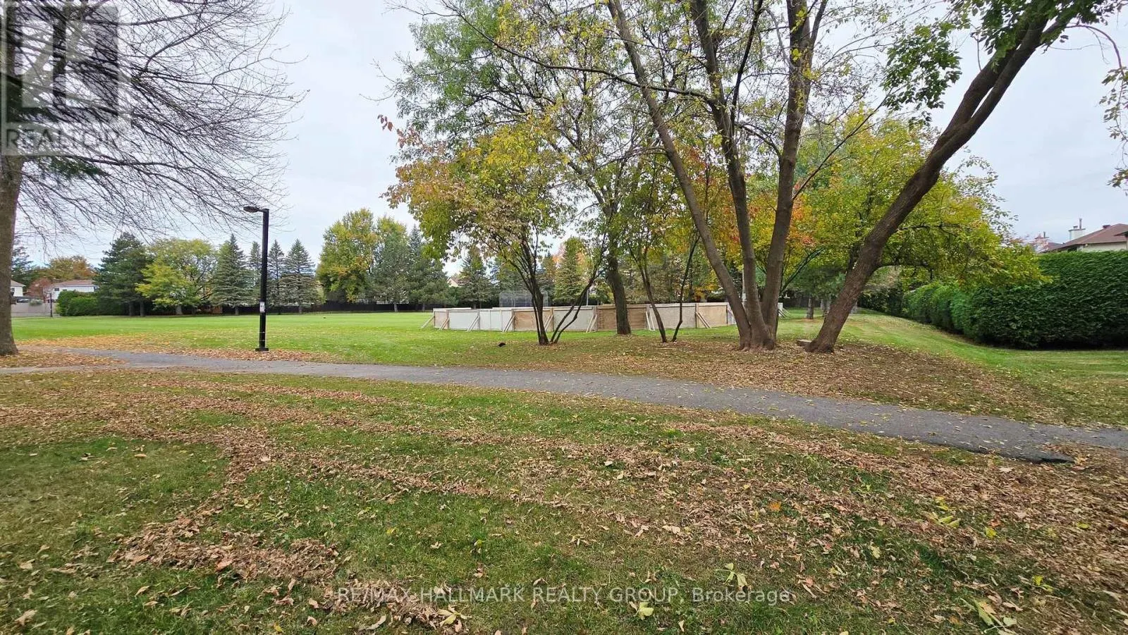 40 HUNTSMAN CRESCENT