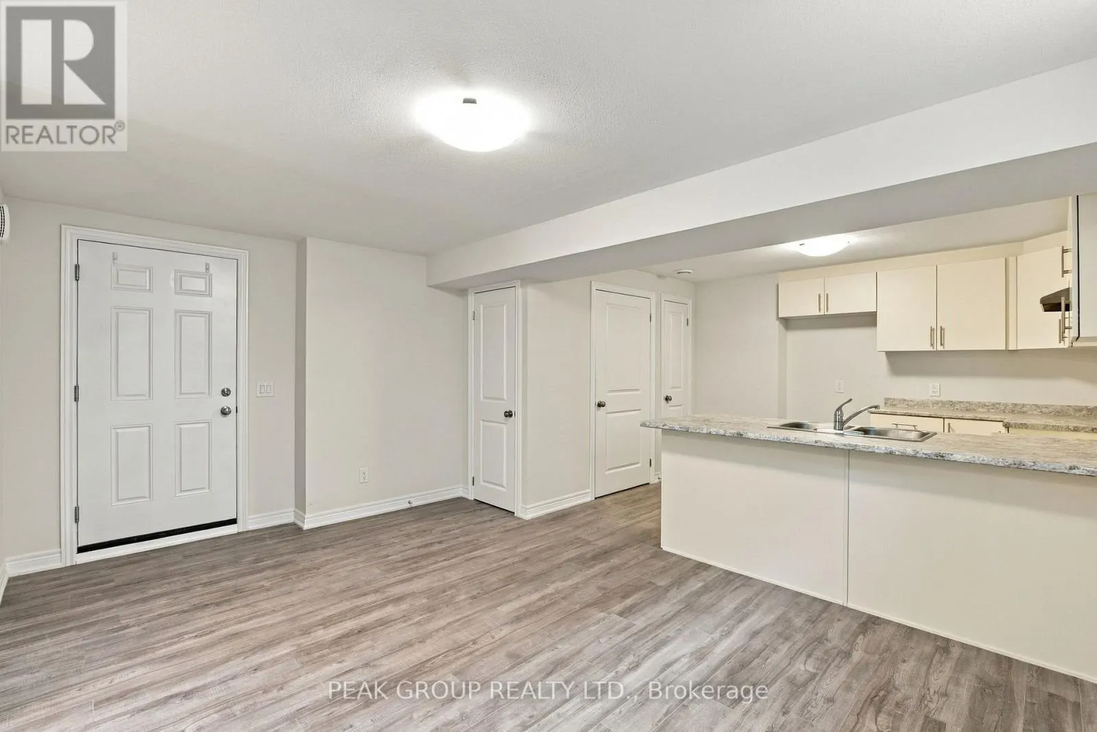 2 - 21 BARKER PARKWAY #2