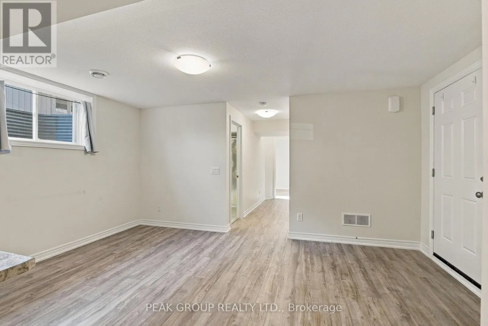 2 - 21 BARKER PARKWAY #2