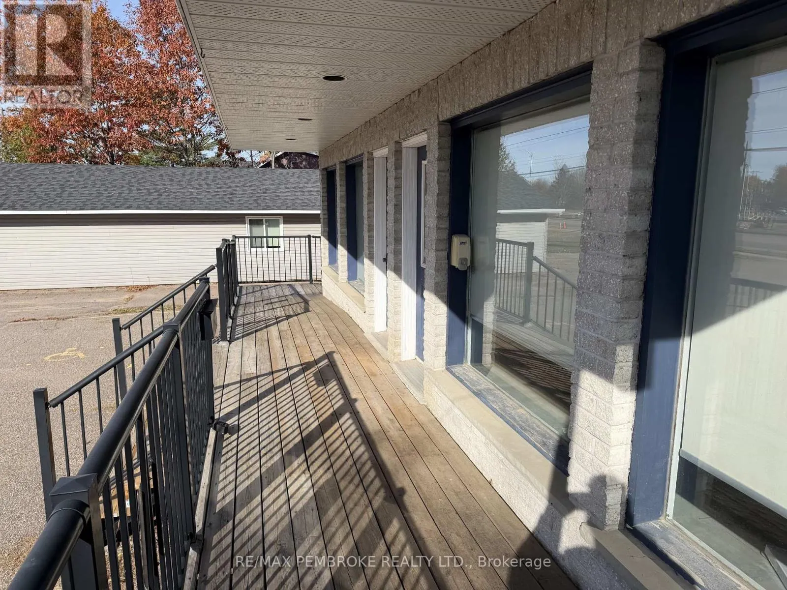 3261 PETAWAWA BOULEVARD