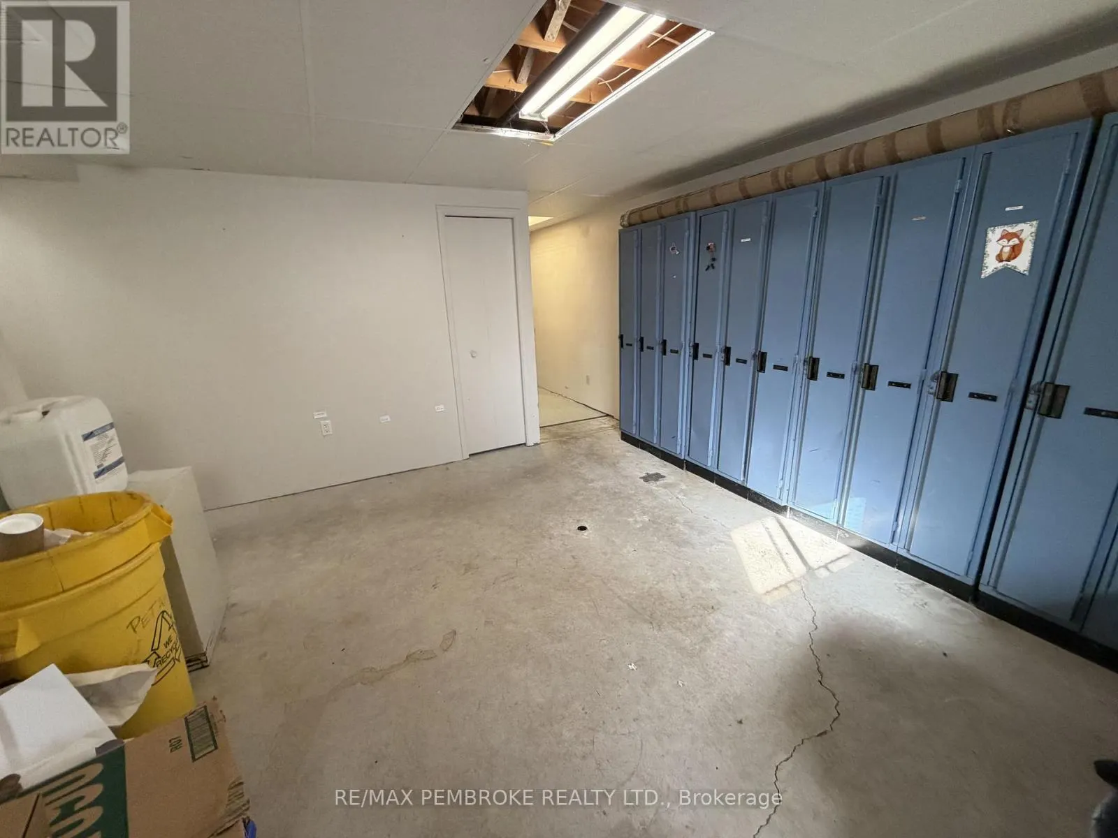 3261 PETAWAWA BOULEVARD