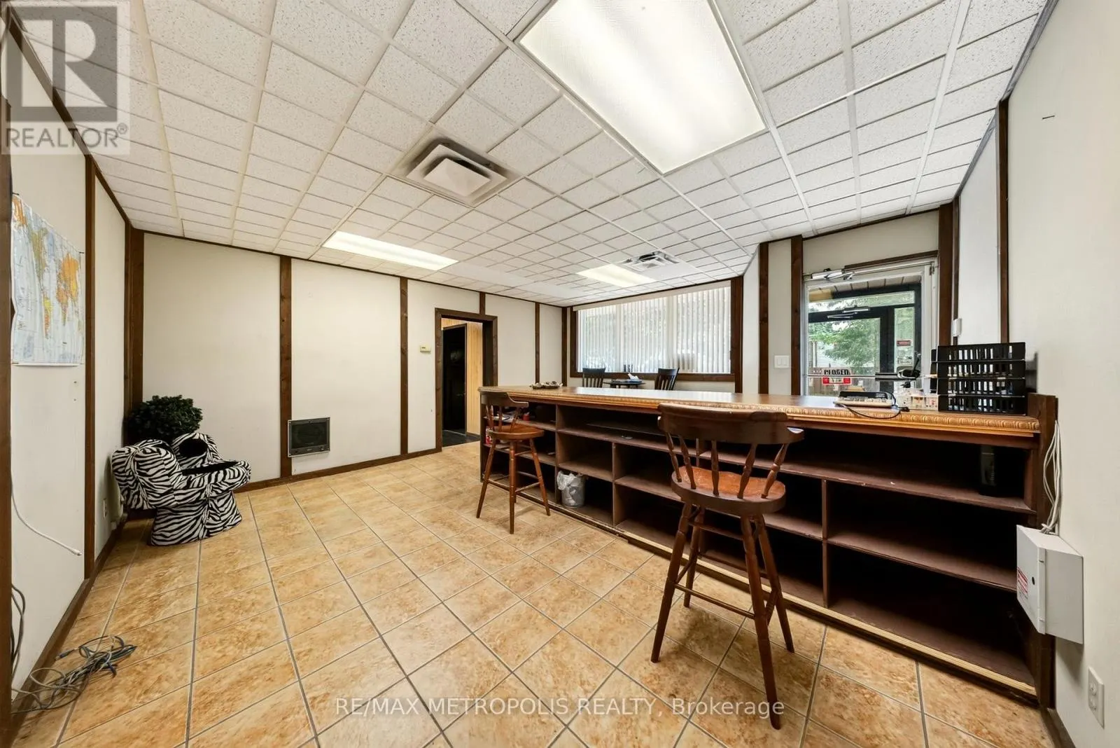 358-374 SHEPHERD STREET W
