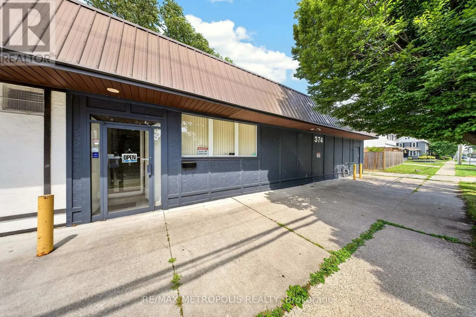 358-374 SHEPHERD STREET W