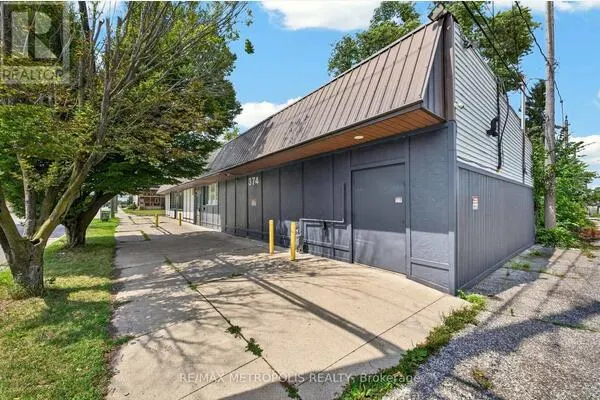 358-374 SHEPHERD STREET W