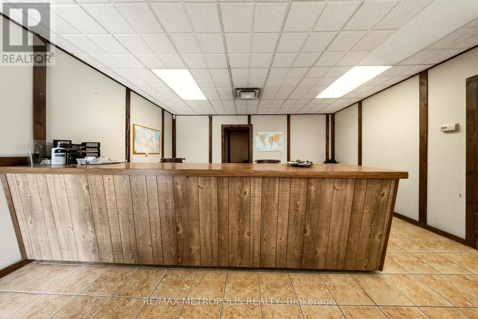 358-374 SHEPHERD STREET W