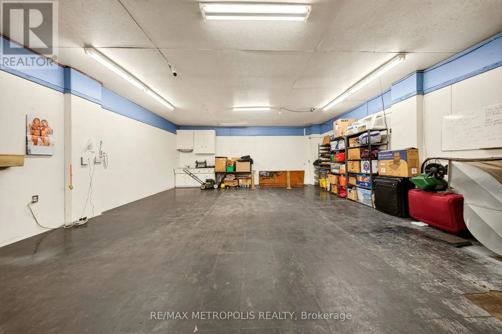 358-374 SHEPHERD STREET W