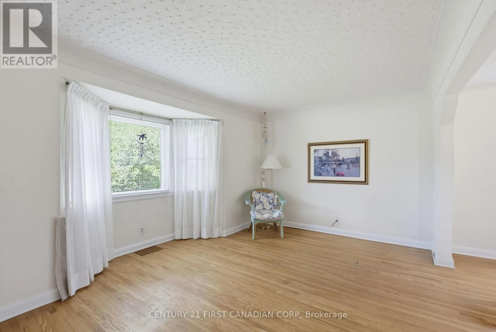 444 FOREST LAWN AVENUE