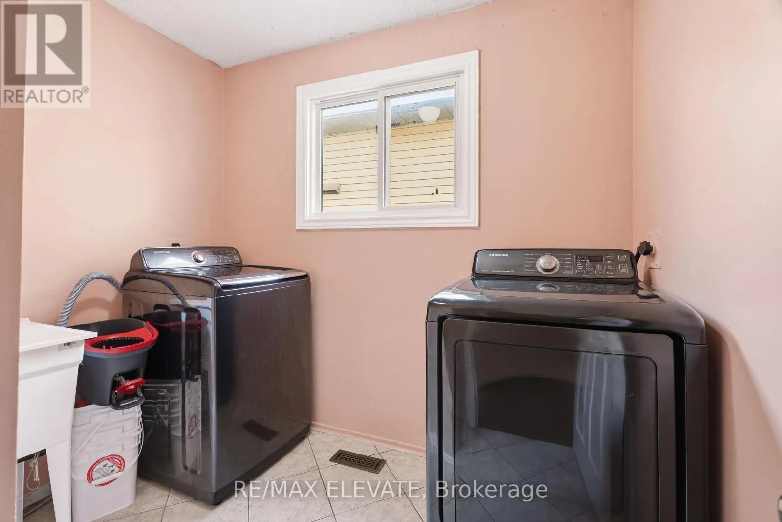 6104 VINEYARD DRIVE