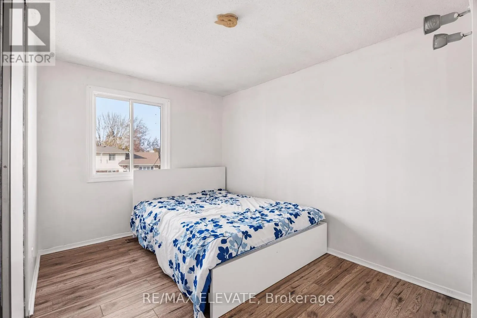 6104 VINEYARD DRIVE