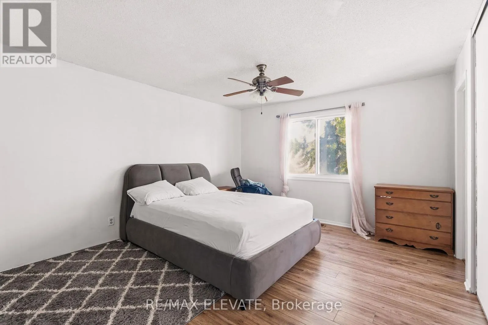 6104 VINEYARD DRIVE