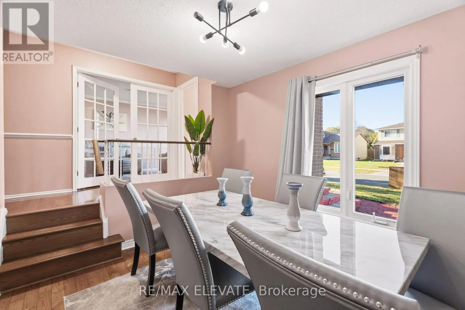 6104 VINEYARD DRIVE