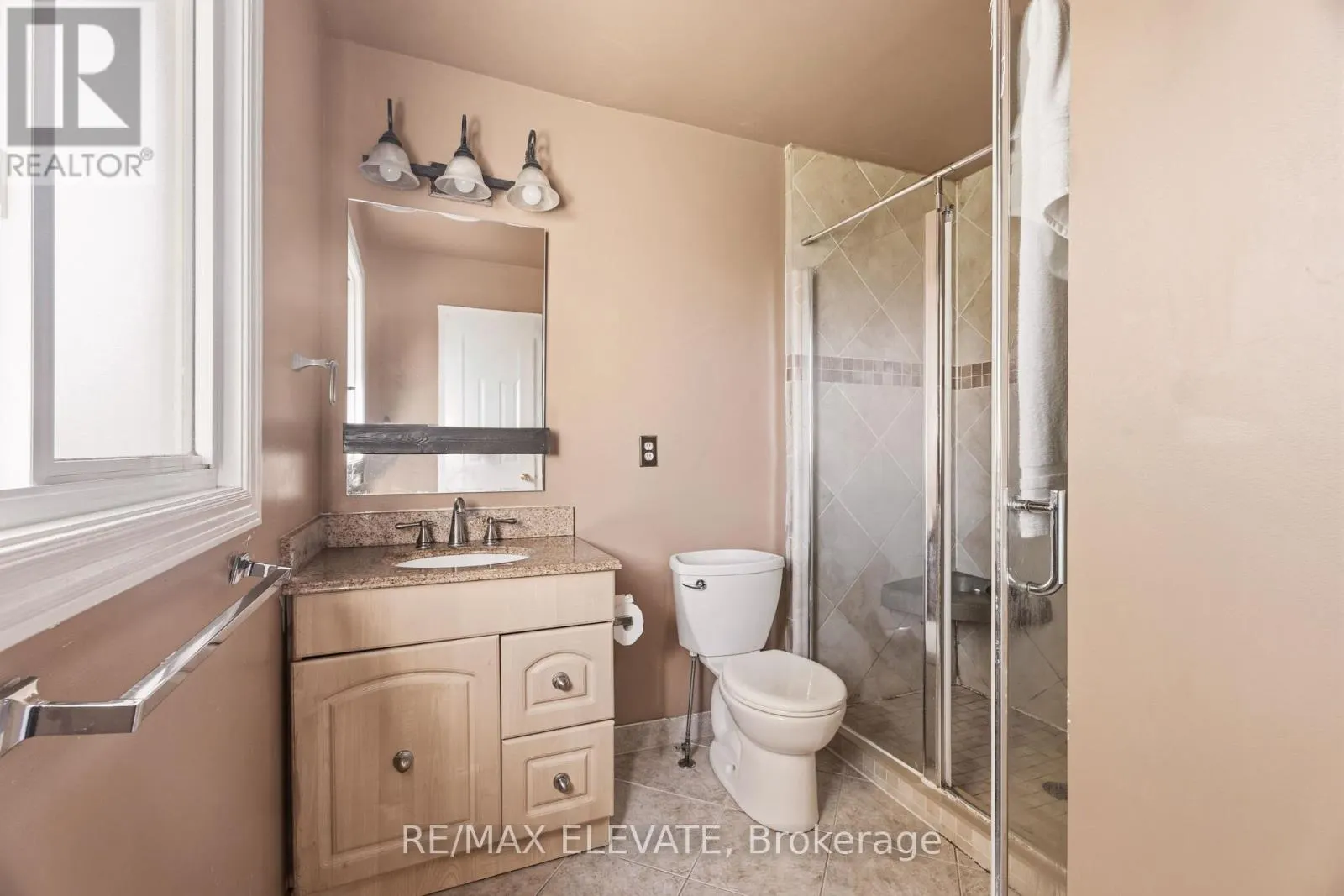 6104 VINEYARD DRIVE