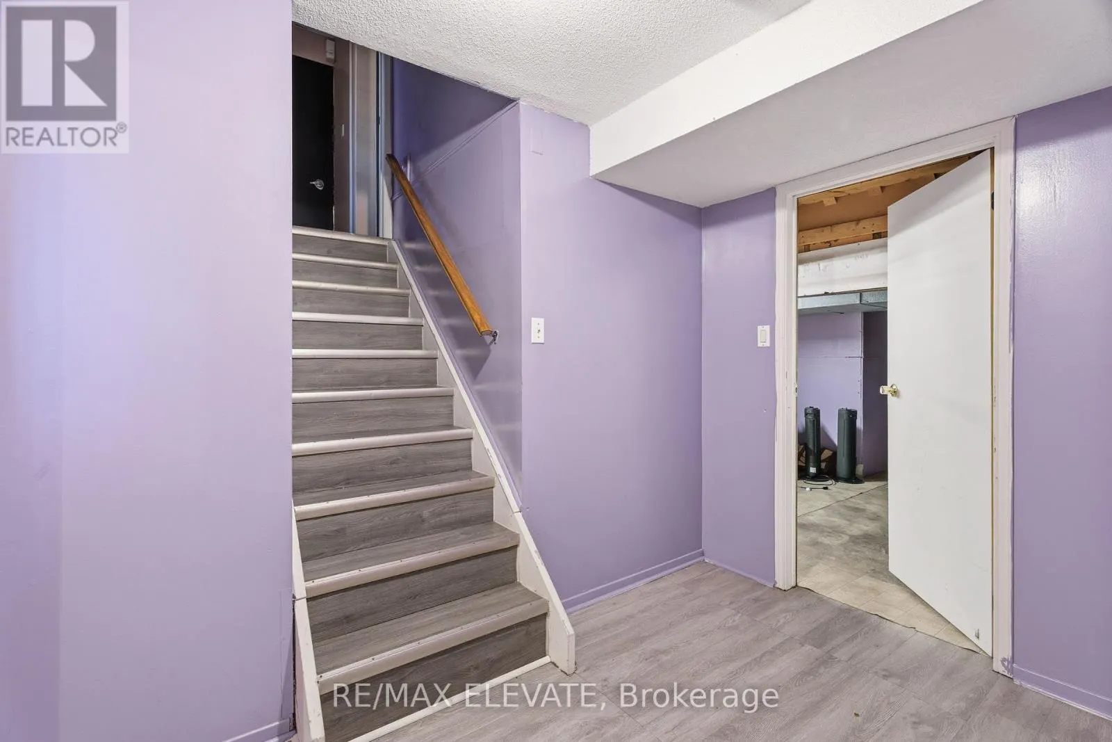 6104 VINEYARD DRIVE