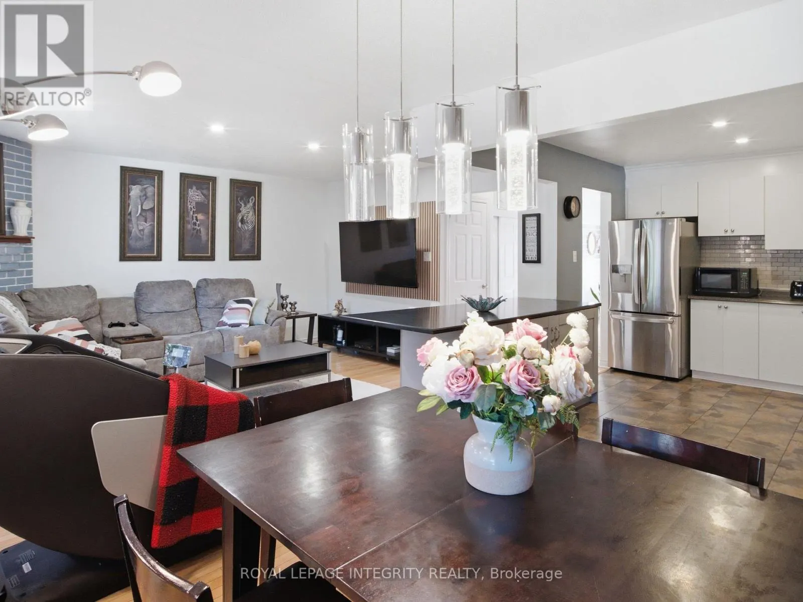 1 GINGRAS COURT