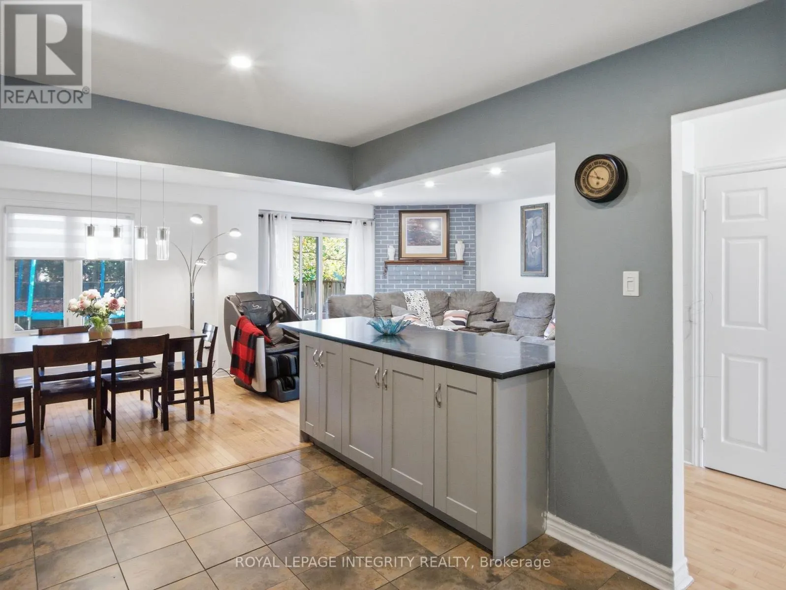 1 GINGRAS COURT