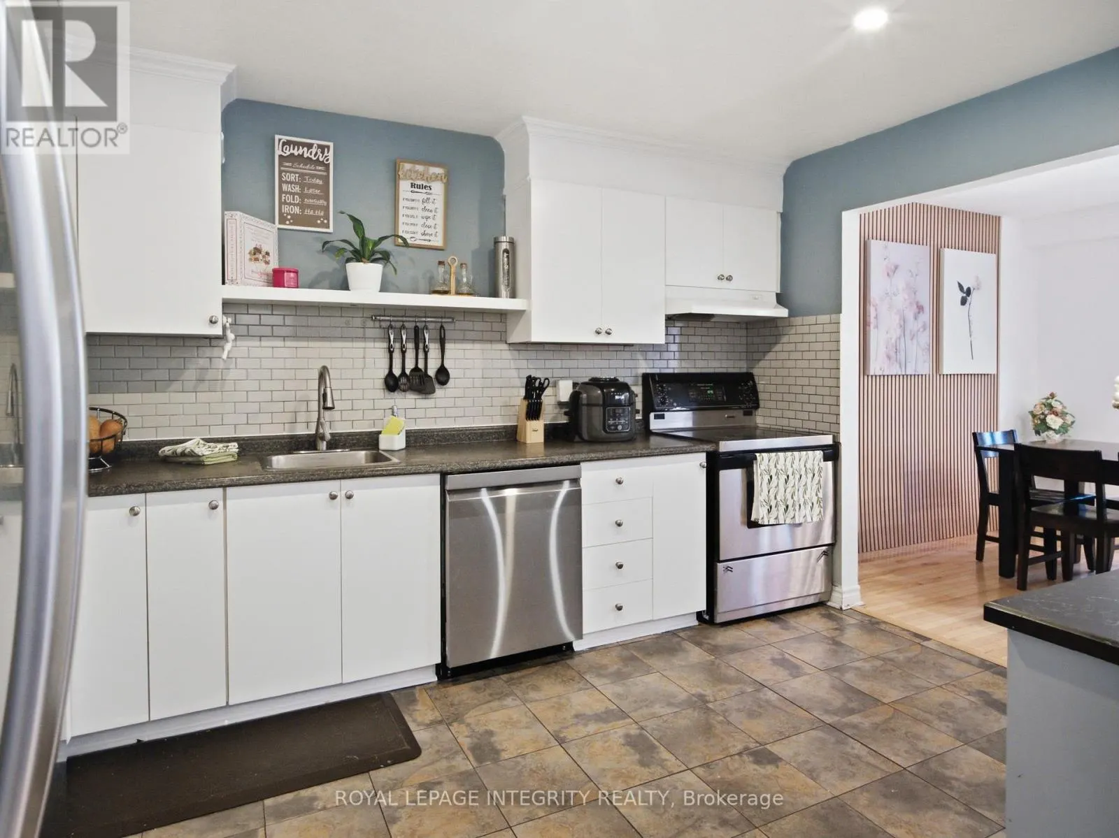 1 GINGRAS COURT