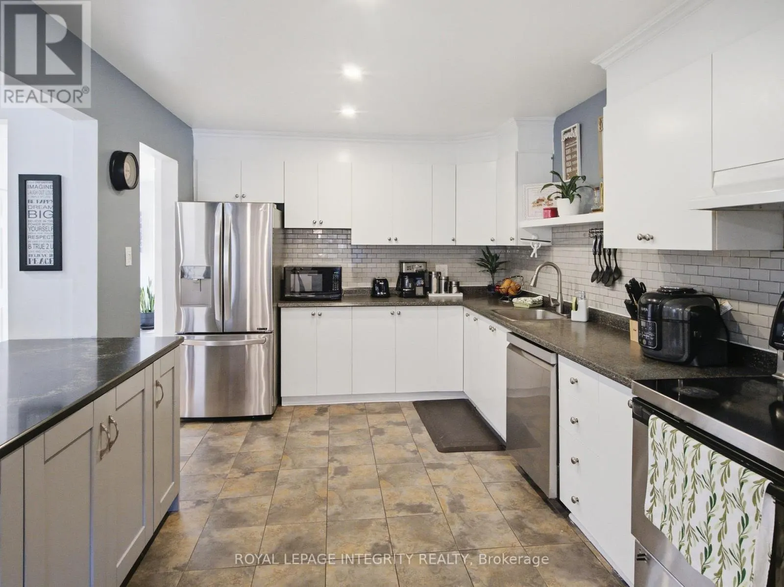 1 GINGRAS COURT