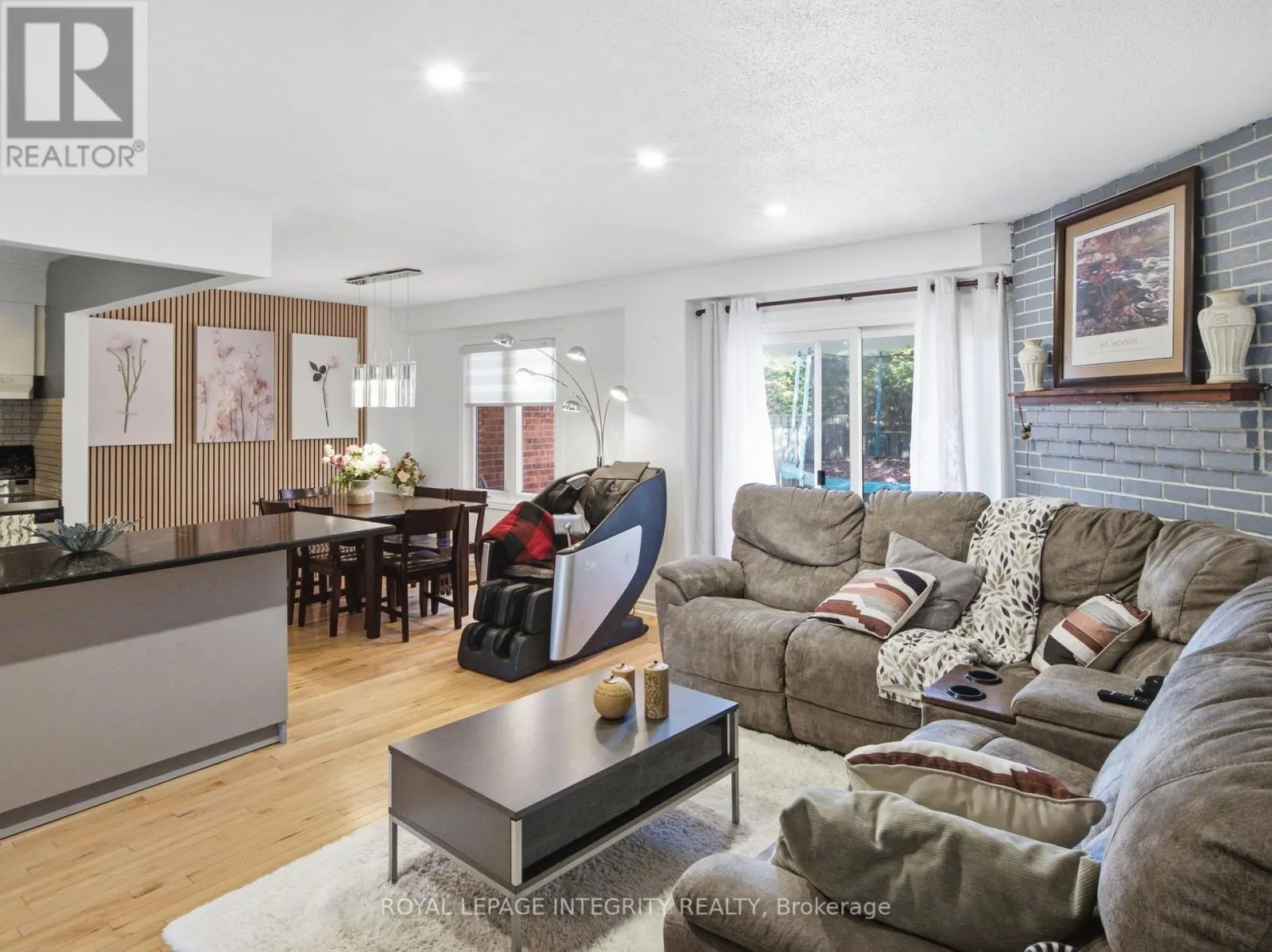 1 GINGRAS COURT