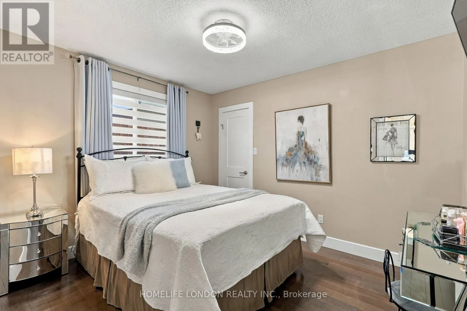 2195 THORNICROFT CRESCENT E